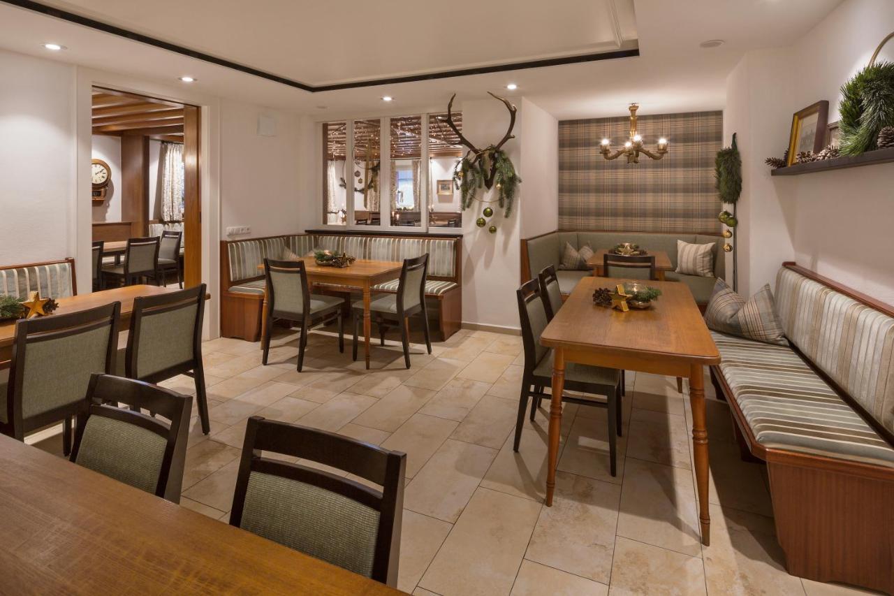 Wirtshaus & Hotel Goldener Greif Edelsfeld Экстерьер фото